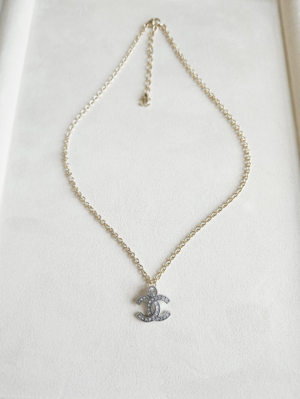 Gold Tone Pendant Necklace Crystal Rhinestone Charm Dainty Chain Fashion Jewelry - Picture 1 of 5